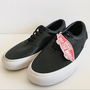 Vans Leather Sneaker Unisex Sz9